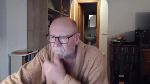 Snapshot of 7thsojourn chatting on 03-11-25, 05:02 Papi online show from 03-11-25, 05:02