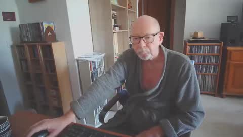 Snapshot of 7thsojourn chatting on 10-17-25, 09:12 Papi online show from 10-17-25, 09:12