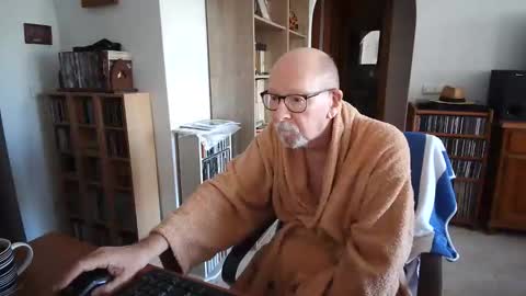  Papi  online show from 11-25-25, 09:31