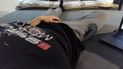 Snapshot of 87johnny chatting on 12-25-24, 08:07 87johnny online show from 12-25-24, 08:07