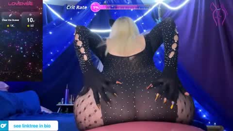 Snapshot of 88vixxxen chatting on 11-01-25, 02:46 88Vixxxen online show from 11-01-25, 02:46