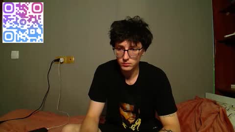 Snapshot of 8_goat chatting on 10-26-25, 04:24 Phillip online show from 10-26-25, 04:24