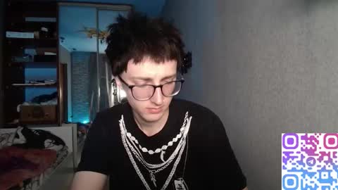 Snapshot of 8_goat chatting on 11-17-25, 04:35 Phillip online show from 11-17-25, 04:35