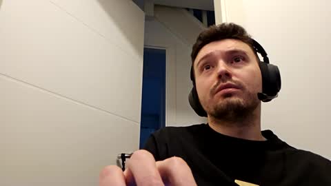 Snapshot of 8inchdude93 chatting on 11-11-25, 09:53 8inchdude93 online show from 11-11-25, 09:53