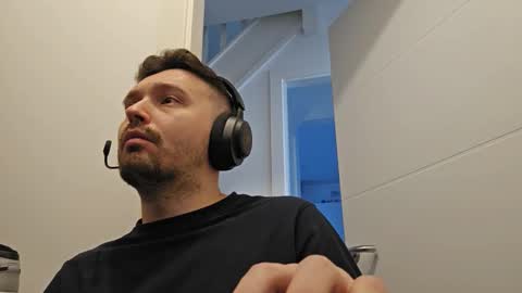 Snapshot of 8inchdude93 chatting on 11-25-25, 12:16 8inchdude93 online show from 11-25-25, 12:16