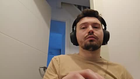 Snapshot of 8inchdude93 chatting on 03-01-26, 08:38 8inchdude93 online show from 03-01-26, 08:38