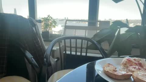 Snapshot of 8thsnd chatting on 10-09-25, 02:48 huh online show from 10-09-25, 02:48