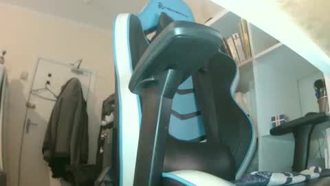 Snapshot of 90zero chatting on 12-24-24, 10:39 Arturo online show from 12-24-24, 10:39