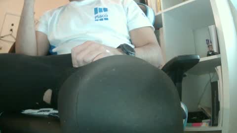 Snapshot of 90zero chatting on 01-11-25, 08:32 Arturo online show from 01-11-25, 08:32