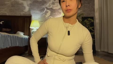 lily online show from 04-18-26, 02:10