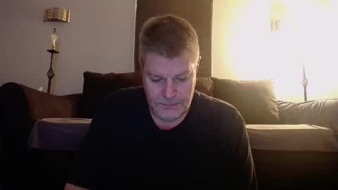 Snapshot of 989guy chatting on 11-10-25, 02:32 989guy online show from 11-10-25, 02:32