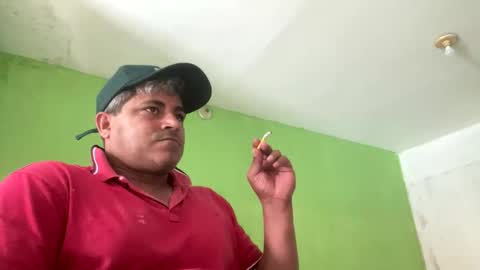 Snapshot of 9vinhocamshow chatting on 05-08-26, 12:10 9vinhocamshow online show from 05-08-26, 12:10