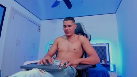 Snapshot of _0324 chatting on 01-01-25, 12:00 rick online show from 01-01-25, 12:00