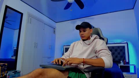 Snapshot of _0324 chatting on 01-03-25, 04:44 rick online show from 01-03-25, 04:44