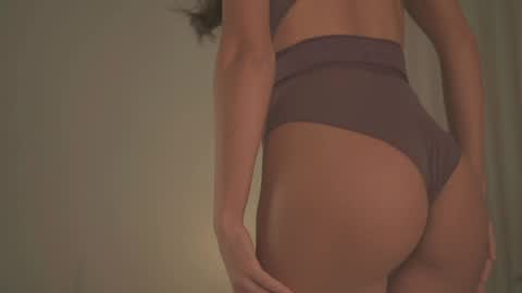 Snapshot of _2strangers chatting on 10-14-25, 03:40 Olivia dark hair  Zoe light hair online show from 10-14-25, 03:40