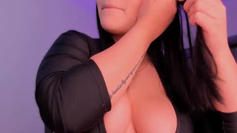 Snapshot of _abbymiller_ chatting on 10-03-25, 12:02 Abbye Miller online show from 10-03-25, 12:02