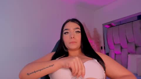 Snapshot of _abbymiller_ chatting on 10-31-25, 11:44 Abbye Miller online show from 10-31-25, 11:44