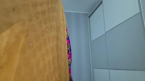 Adelle online show from 04-25-26, 12:19