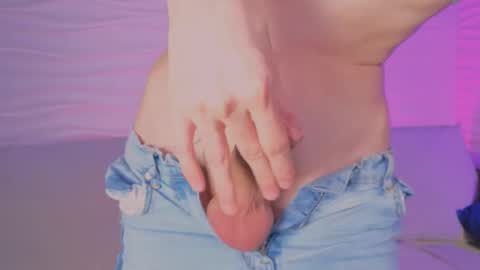 Snapshot of _adrian_the_one chatting on 11-14-25, 05:06 adrian online show from 11-14-25, 05:06