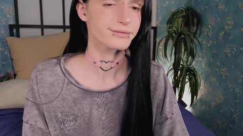 Snapshot of _adrian_the_one chatting on 03-15-26, 05:24 adrian online show from 03-15-26, 05:24