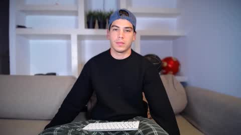 Snapshot of _aesthetic chatting on 11-12-25, 07:24 _aesthetic online show from 11-12-25, 07:24