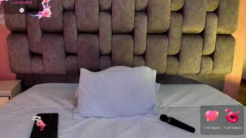 Snapshot of _agathaargent chatting on 05-23-26, 10:30 Agatha online show from 05-23-26, 10:30