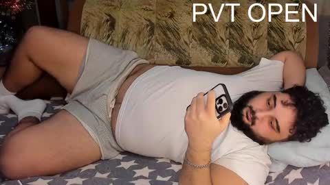 Snapshot of _alan_bear_ chatting on 02-23-25, 05:39 Alan online show from 02-23-25, 05:39