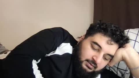 Snapshot of _alan_bear_ chatting on 12-01-25, 12:10 Alan online show from 12-01-25, 12:10