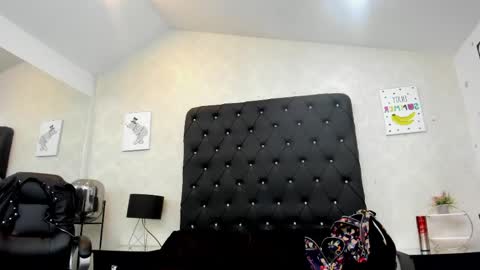 Snapshot of _alana_johnson chatting on 05-16-26, 01:24 _alana_johnson online show from 05-16-26, 01:24