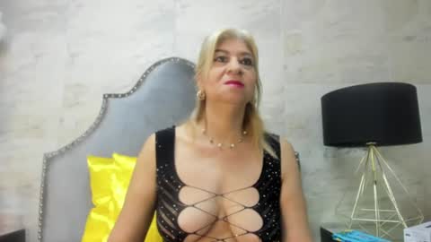Snapshot of _alana_johnson chatting on 06-12-26, 01:10 _alana_johnson online show from 06-12-26, 01:10