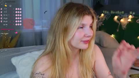 Snapshot of _aleksa chatting on 11-01-25, 06:59 Alexa online show from 11-01-25, 06:59