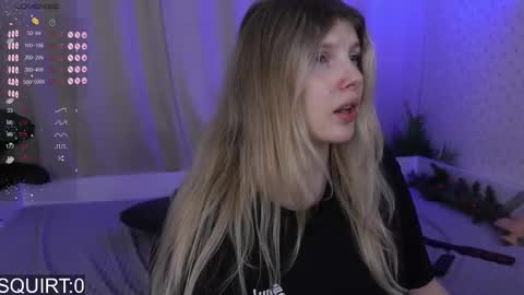 Snapshot of _aleksa chatting on 12-19-25, 09:49 Alexa online show from 12-19-25, 09:49