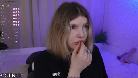 Snapshot of _aleksa chatting on 01-10-26, 07:54 Alexa online show from 01-10-26, 07:54