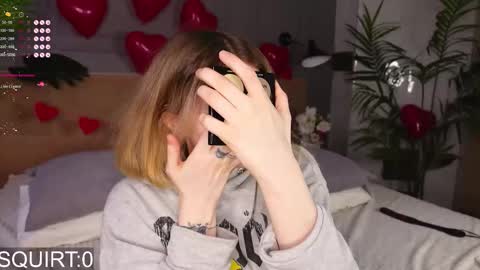 Snapshot of _aleksa chatting on 02-12-26, 06:30 Alexa online show from 02-12-26, 06:30