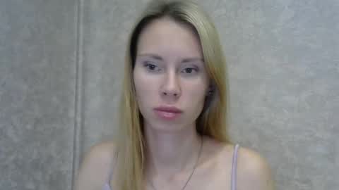 Snapshot of _alex1819 chatting on 10-31-25, 07:42 _alex1819 online show from 10-31-25, 07:42