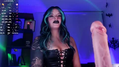 Snapshot of _alice_d chatting on 02-23-25, 07:17 Miss Alice My internet sucks these days see you soon online show from 02-23-25, 07:17