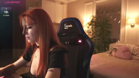 Snapshot of _alice_meyss_ chatting on 11-20-25, 09:31 _alice_meyss_ online show from 11-20-25, 09:31