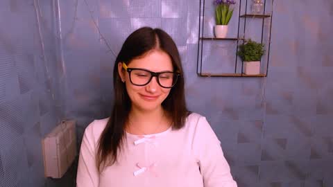 Alice online show from 01-06-25, 01:30