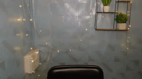 Alice online show from 01-23-25, 01:35