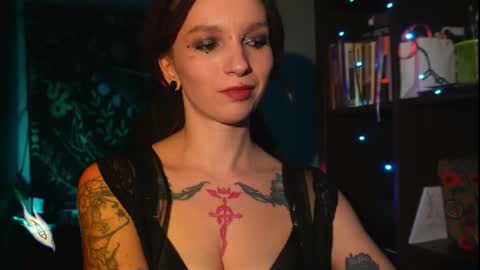 Snapshot of _alicemorrison_ chatting on 12-19-25, 06:37 Alice Morrison Mistress Datura online show from 12-19-25, 06:37