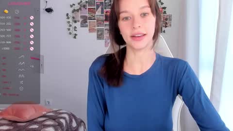 Snapshot of _alissaa_ chatting on 10-01-25, 02:12 Alice online show from 10-01-25, 02:12