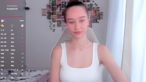 Snapshot of _alissaa_ chatting on 04-01-26, 10:27 Alice online show from 04-01-26, 10:27