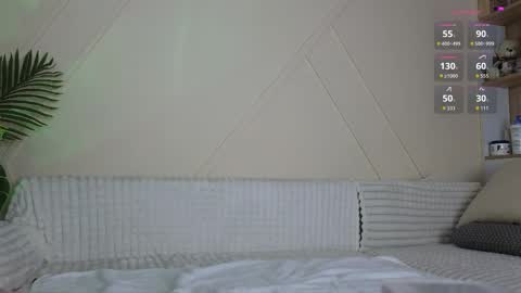 Snapshot of _alleyesonme chatting on 02-07-26, 04:11 Mia online show from 02-07-26, 04:11