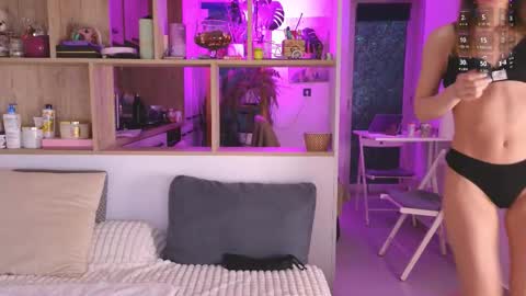 Snapshot of _alleyesonme chatting on 02-13-26, 04:03 Mia online show from 02-13-26, 04:03