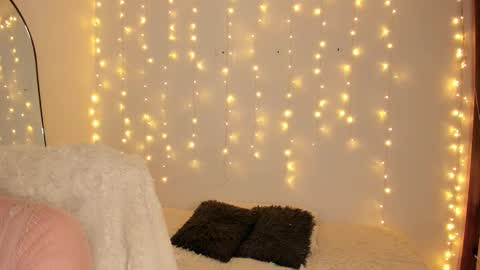 Snapshot of _allisongomez chatting on 01-13-26, 01:00 _allisongomez online show from 01-13-26, 01:00