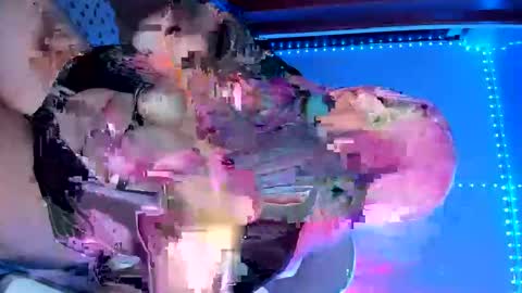 Alisa online show from 10-19-25, 01:28