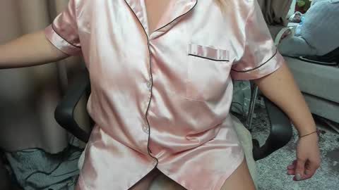 Snapshot of _alyssia_ chatting on 09-18-25, 08:05 lisa online show from 09-18-25, 08:05