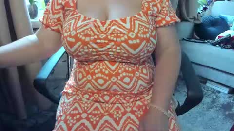 Snapshot of _alyssia_ chatting on 06-21-26, 11:46 lisa online show from 06-21-26, 11:46