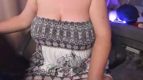 Snapshot of _alyssia_ chatting on 07-02-26, 06:47 lisa online show from 07-02-26, 06:47