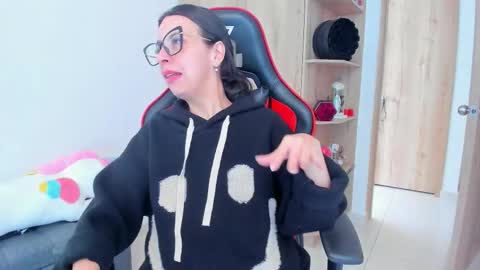 Snapshot of _amanda_seyfried19 chatting on 02-05-26, 04:11 AMANDA online show from 02-05-26, 04:11